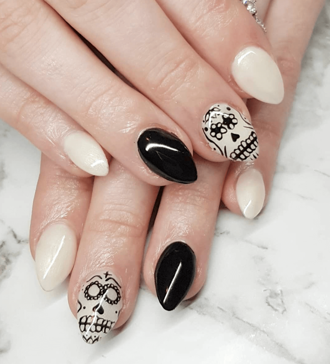 18 Spooky, Creepy And Scary Halloween Nail Designs