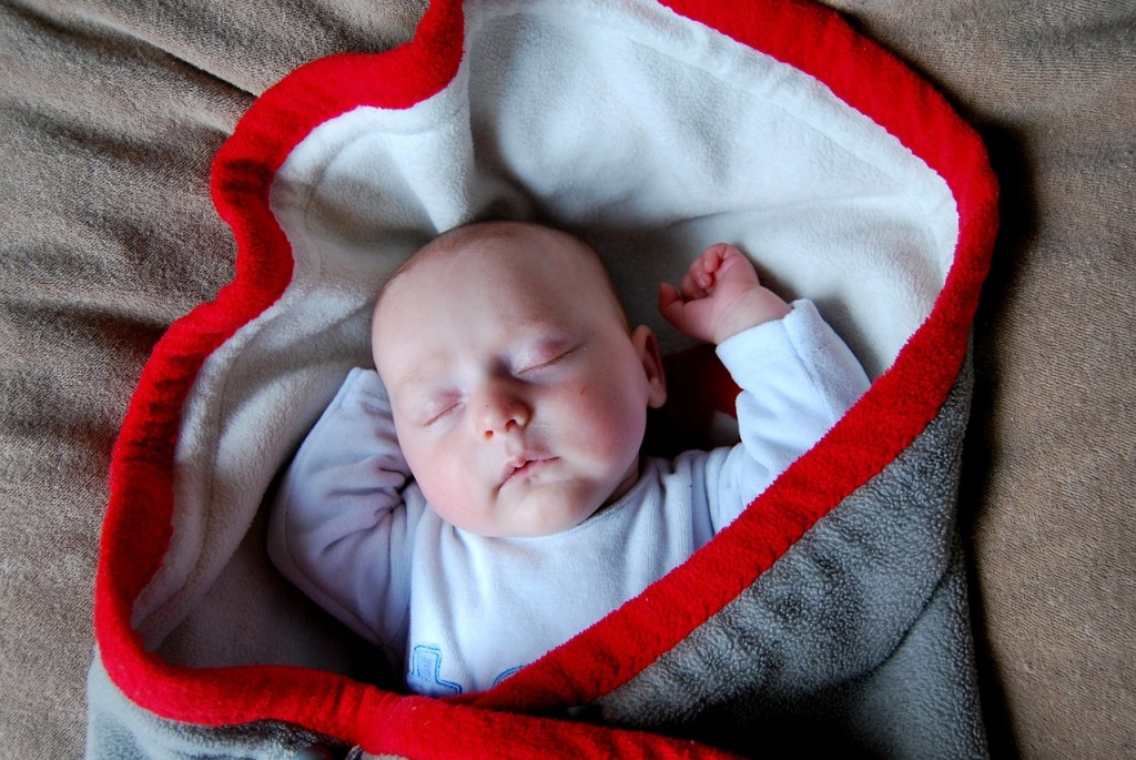 baby-in-blanket-LAM