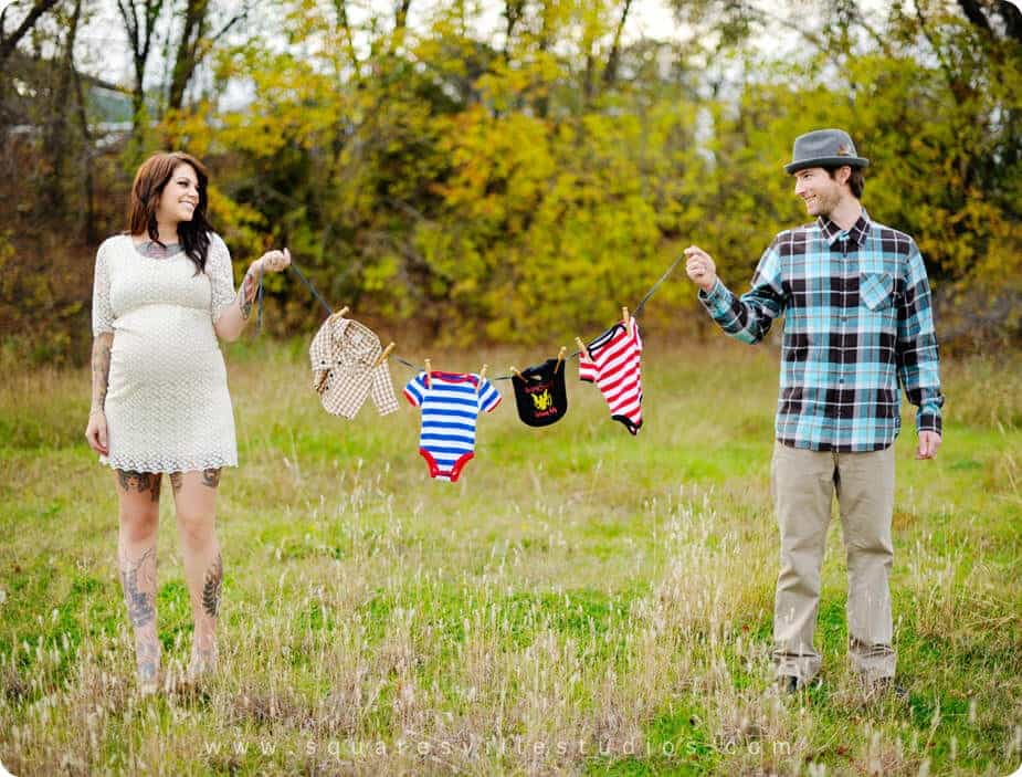 modern-maternity-session-outdoor-with-tattooed-couple-by-maria-hibbs-of-squaresville-studios-in-dallas-texas-07