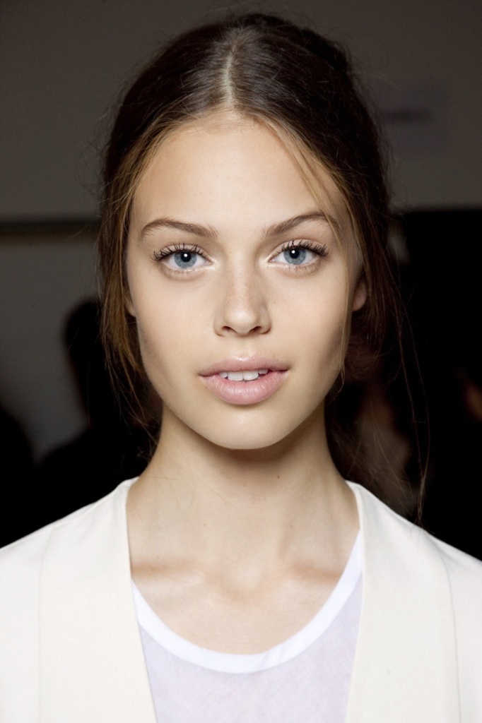 touch-of-white-eyeshadow-LAM