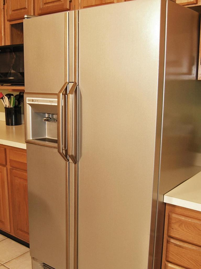 CI-Liquid-Stainless-Steel_Painted-Refrigerator-after_s3x4.jpg.rend.hgtvcom.1280.1707