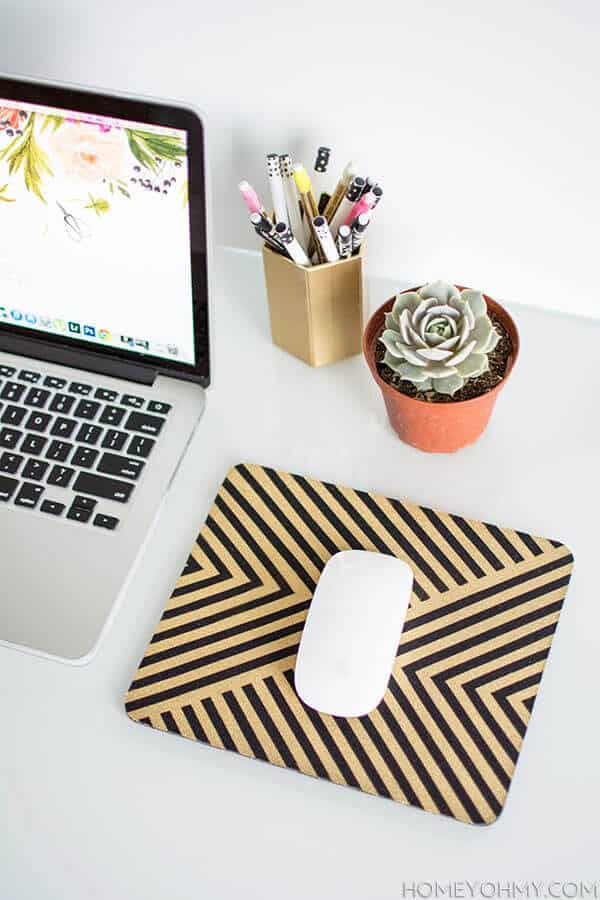 Mouse-pad-and-mouse-at-desk