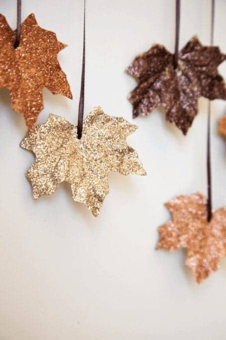 boxwood-clippings_diy-falling-leaves-garland_2-e1379949094746