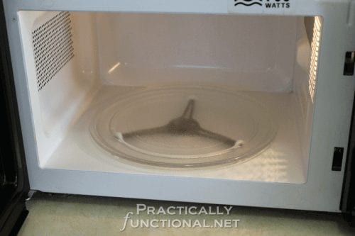 How-To-Clean-A-Microwave-With-Vinegar-After-500x333