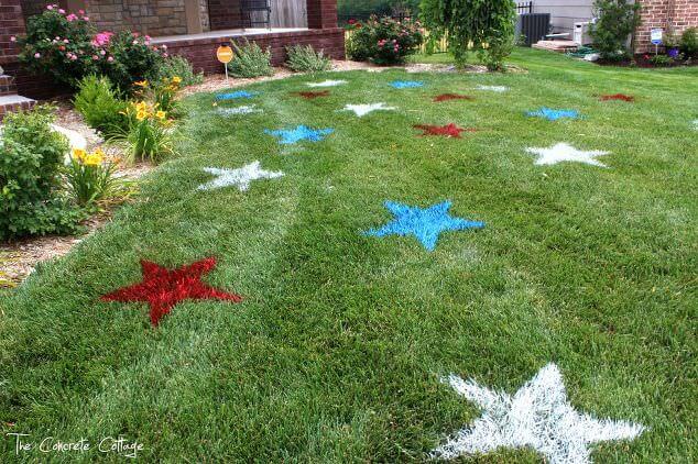painted-4th-of-july-lawn-stars-outdoor-living-painting-patriotic-decor-ideas.1