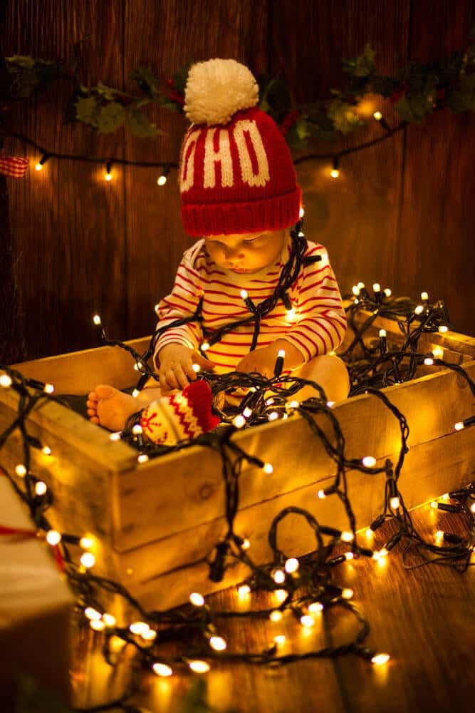 8 Adorable Photo Ideas For Baby's 1st Christmas