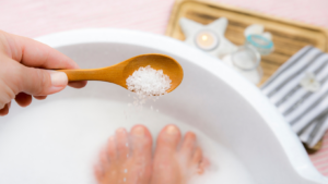 Foot bath recipe: quick and effective relaxation techniques