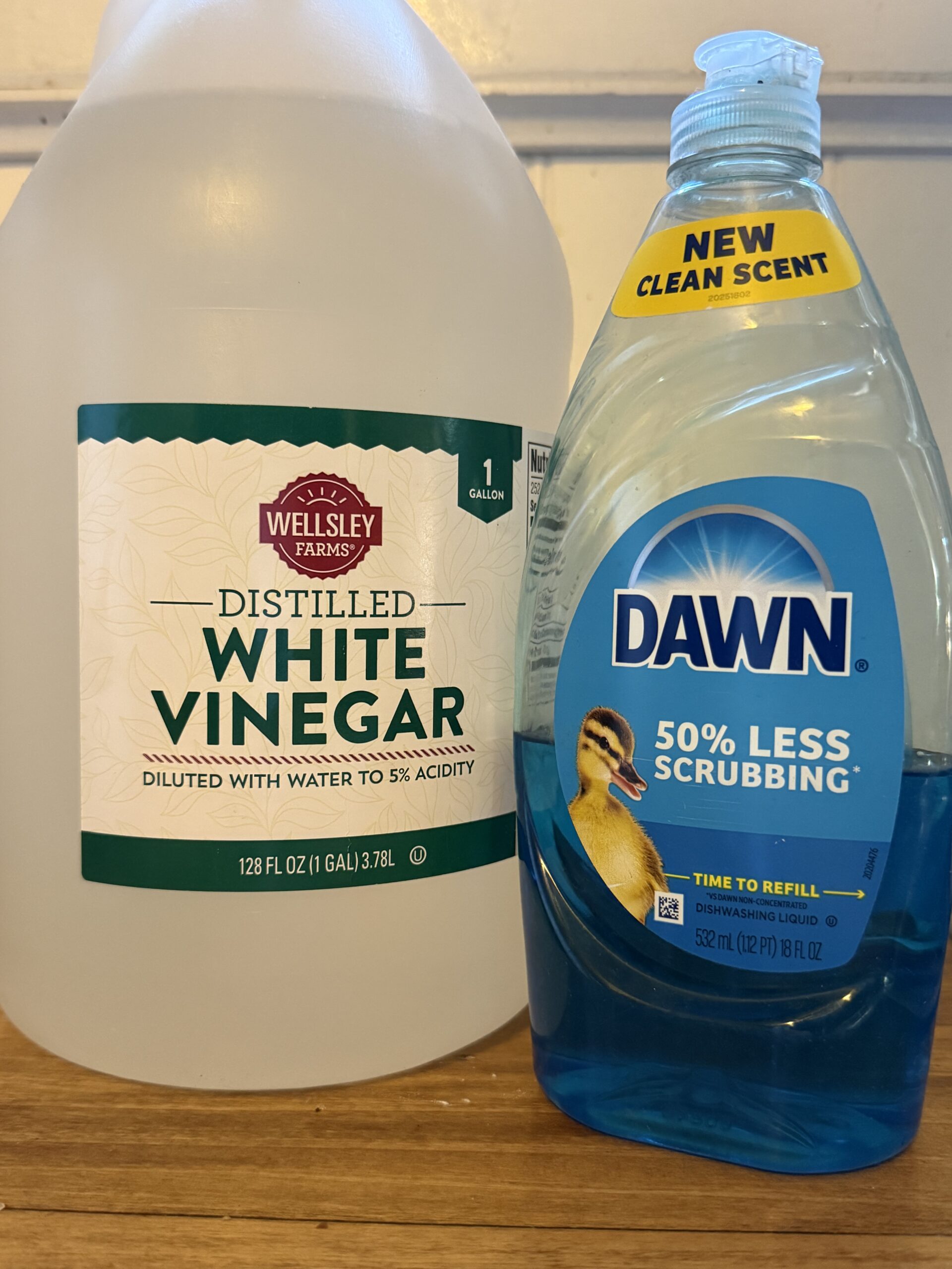 simple supplies used for deep cleaning a home.